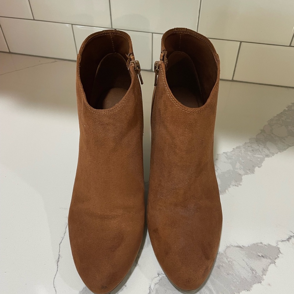 Old Navy Heeled Boot - Picture 2 of 5